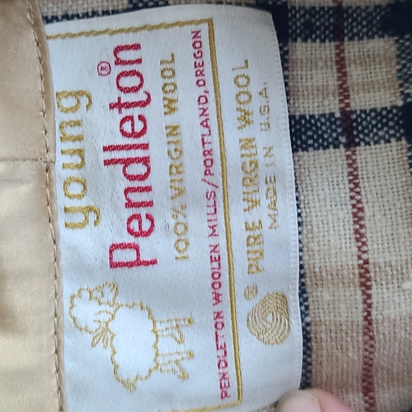 Pendleton plaid cape with hood 100% Virgin wool tan, navy brown - Picture 9 of 9